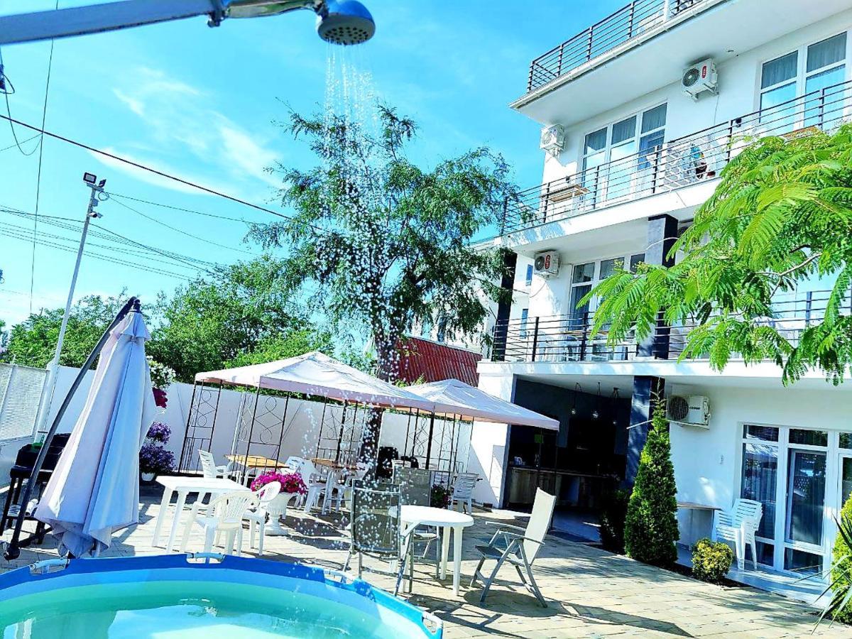 Zatokas Sun Club Hotel Exterior photo